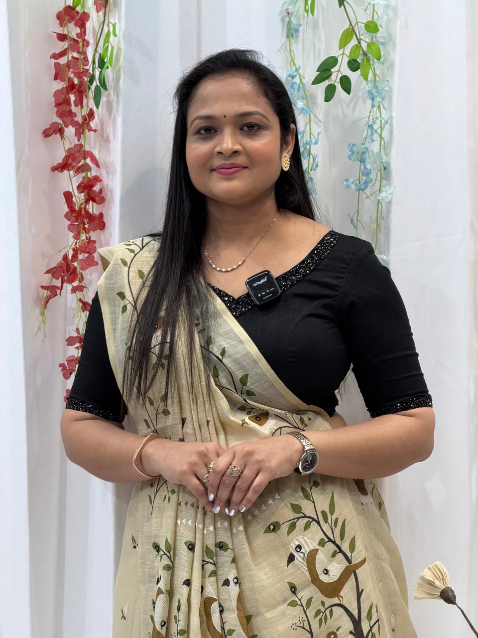 Minimalist Beige Printed Saree with Contemporary Charm