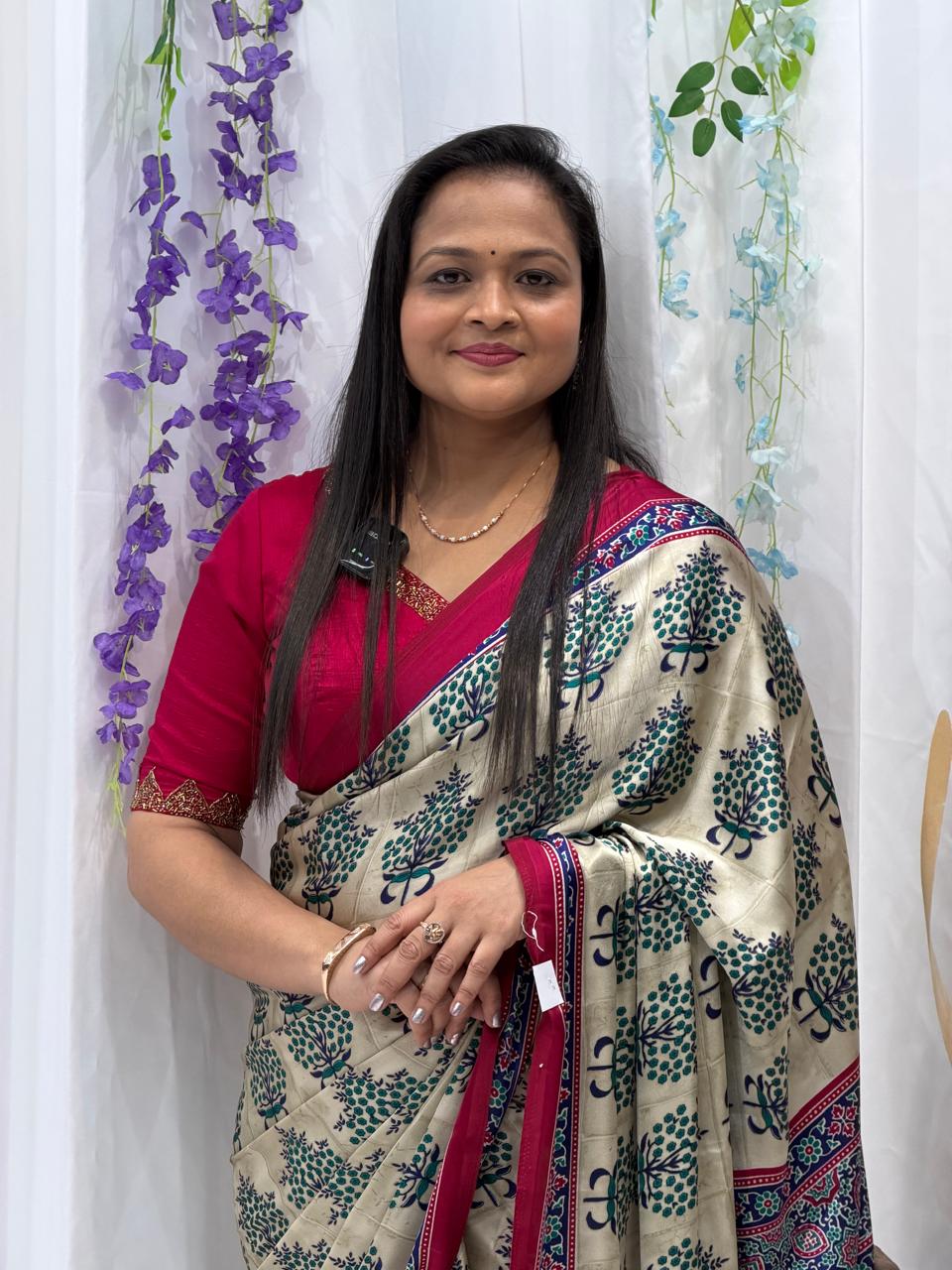 Vintage Beige Art Print Saree