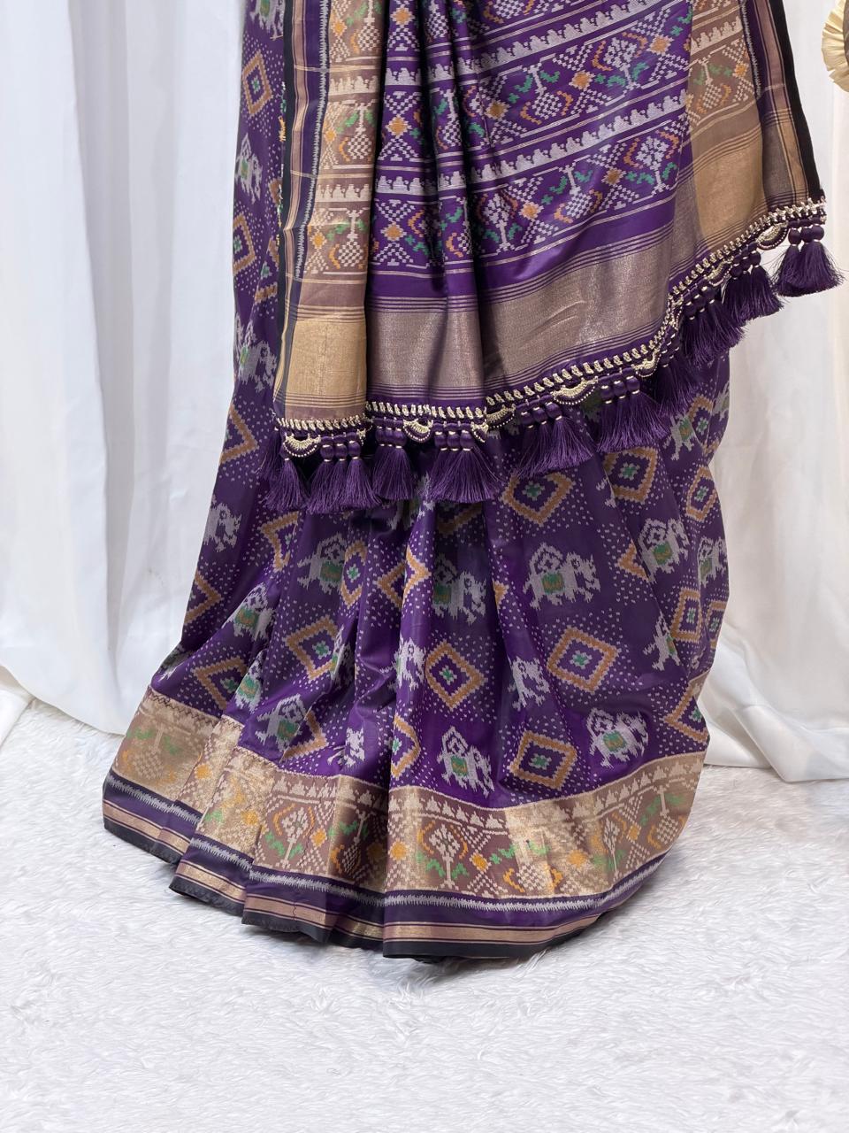 Timeless Purple Silk Saree with Intricate Weaving
