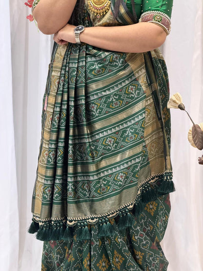 Regal Green Silk Saree with Intricate Weaving