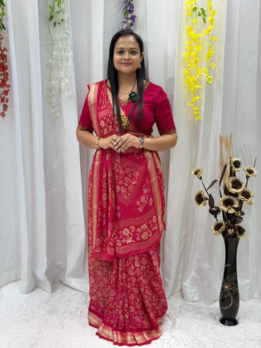 Elegant Red Floral Woven Saree with Golden Border & Rich Pallu