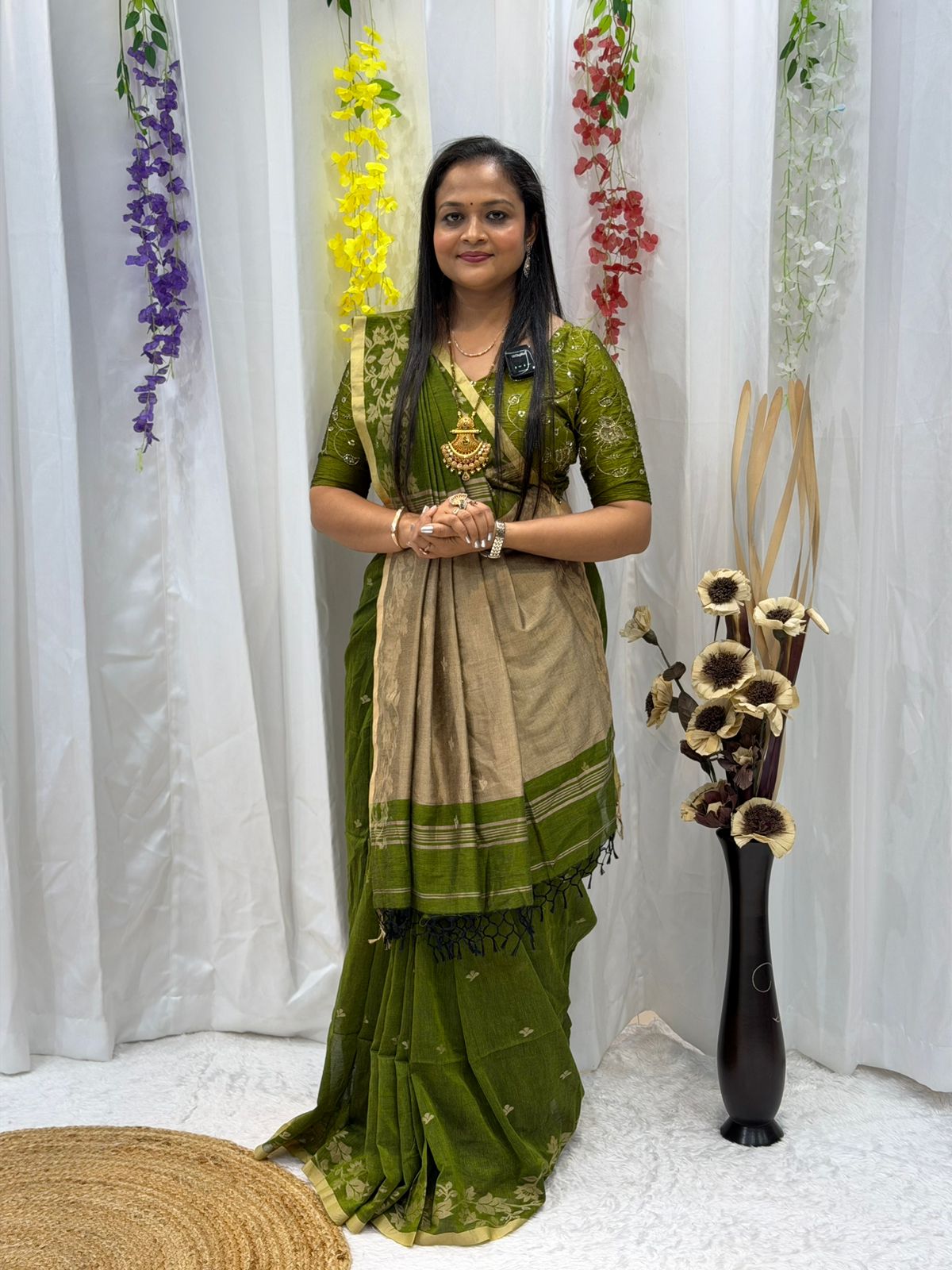 Elegant Olive Green Handwoven Traditional Saree with Rich Contrast Pallu