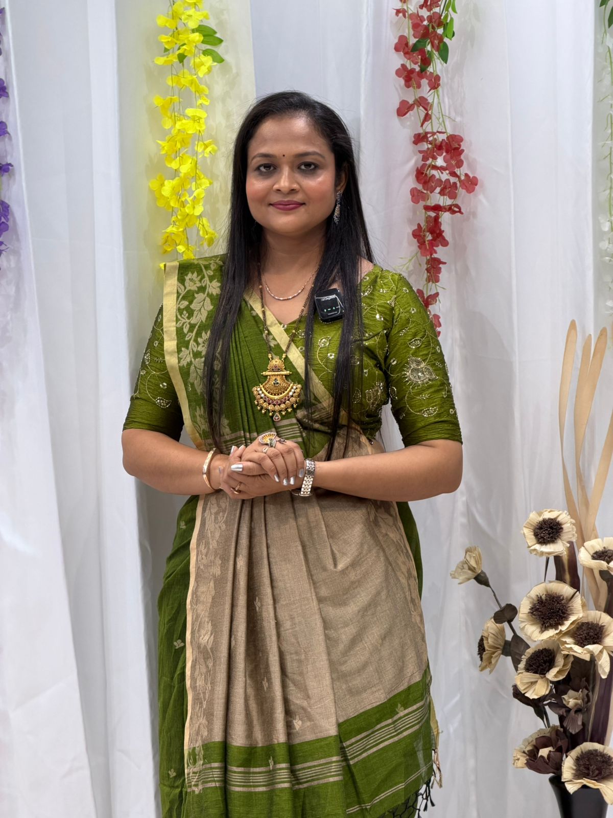 Elegant Olive Green Handwoven Traditional Saree with Rich Contrast Pallu