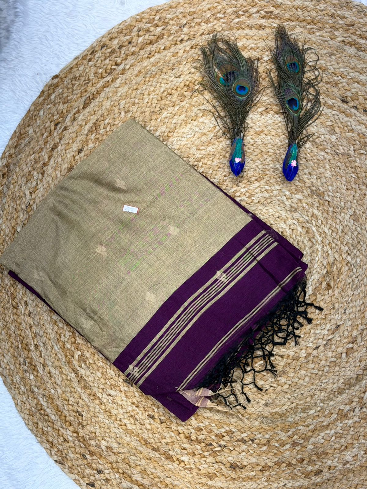 Elegant Olive Green Handwoven Traditional Saree with Rich Contrast Pallu